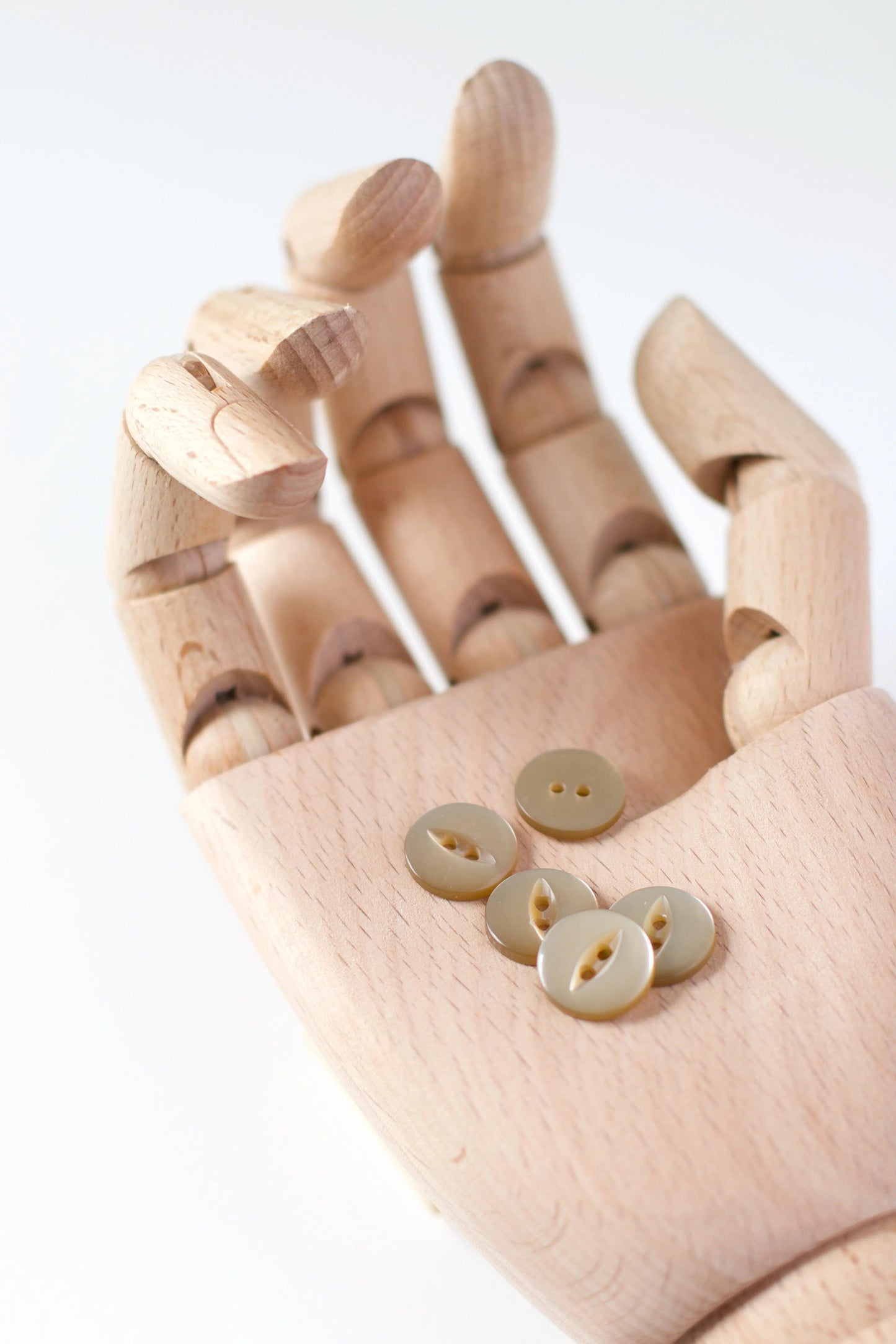 Boutons ronds vintages, en plastique ,beige, sable, crème, dune, 2 trous, diamètre 14mm, muremure mercerie