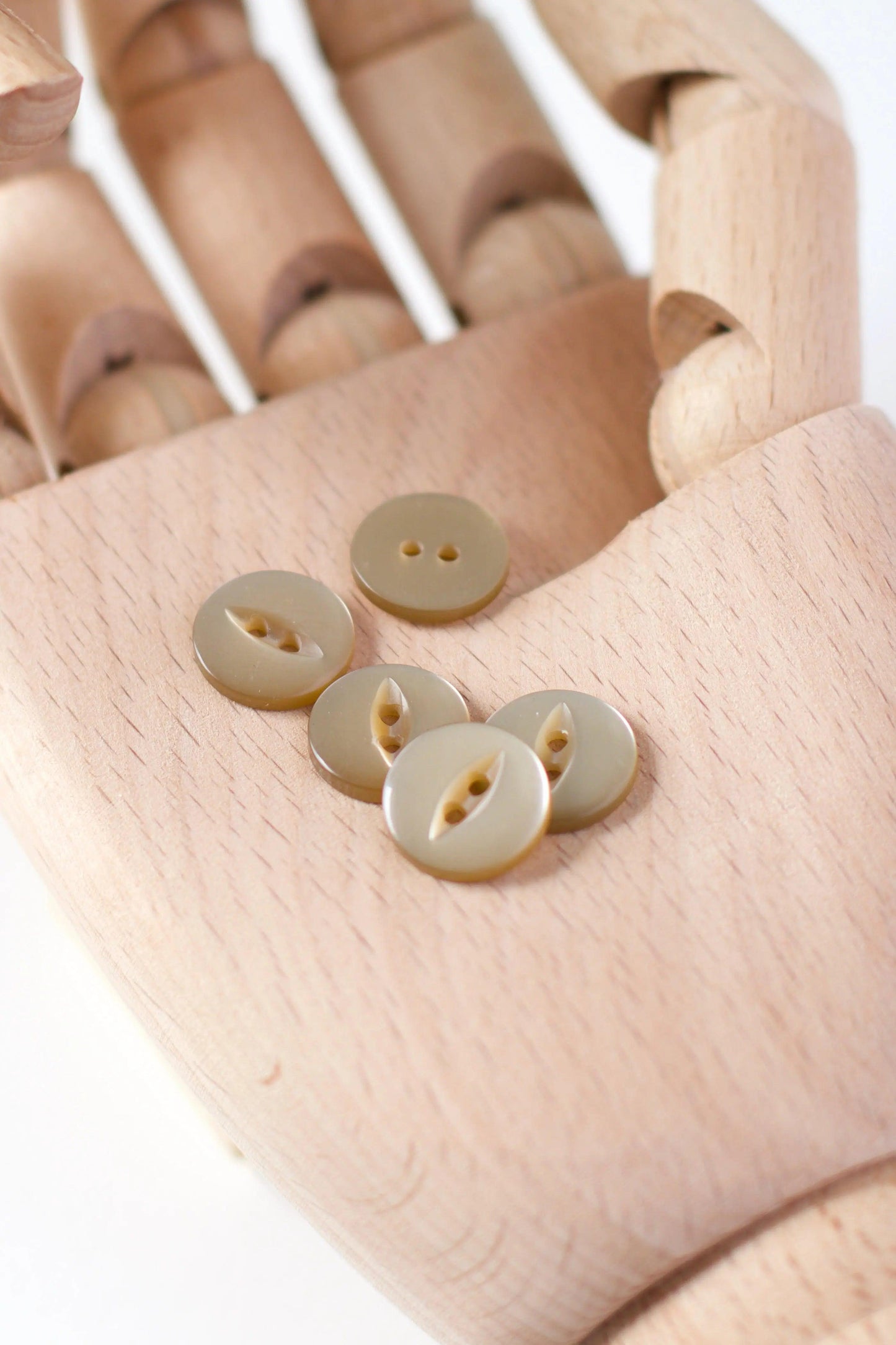 Boutons ronds vintages, en plastique ,beige, sable, crème, dune, 2 trous, diamètre 14mm, muremure mercerie