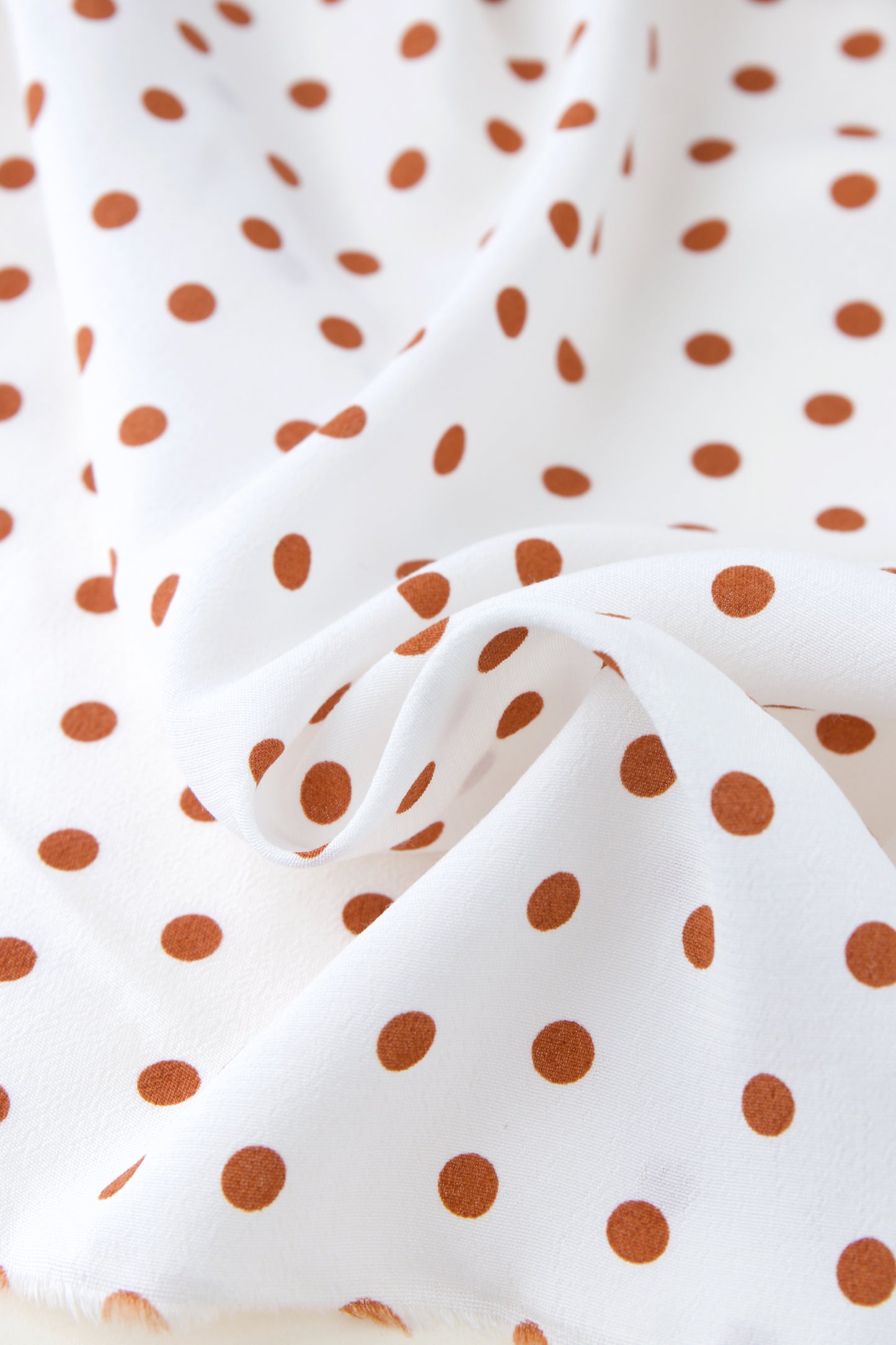 Crêpe de viscose à pois - Caramel